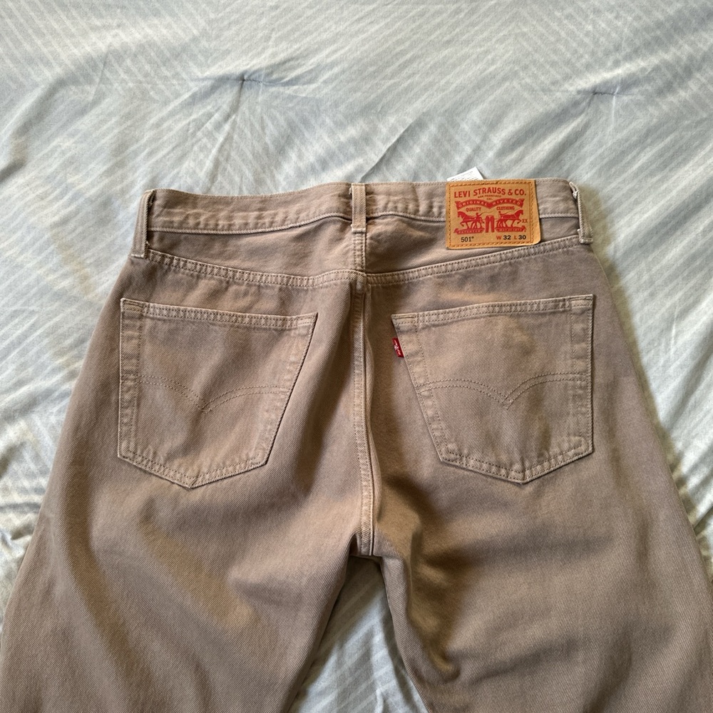 Levi's 501 Classic Jeans - Picture 3 of 7